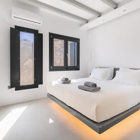 Martinez Luxury Escape Гластрос