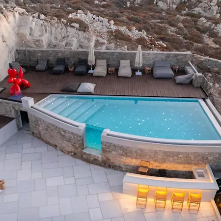 Martinez Luxury Escape Гластрос