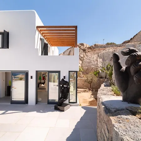 Martinez Luxury Escape *